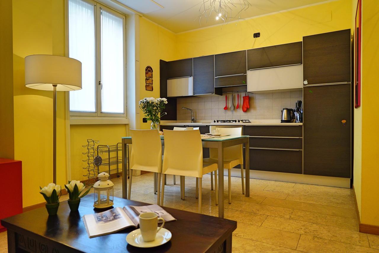 Duomo Apartment Milan Bagian luar foto