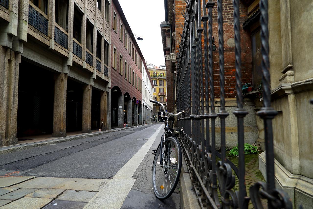 Duomo Apartment Milan Bagian luar foto