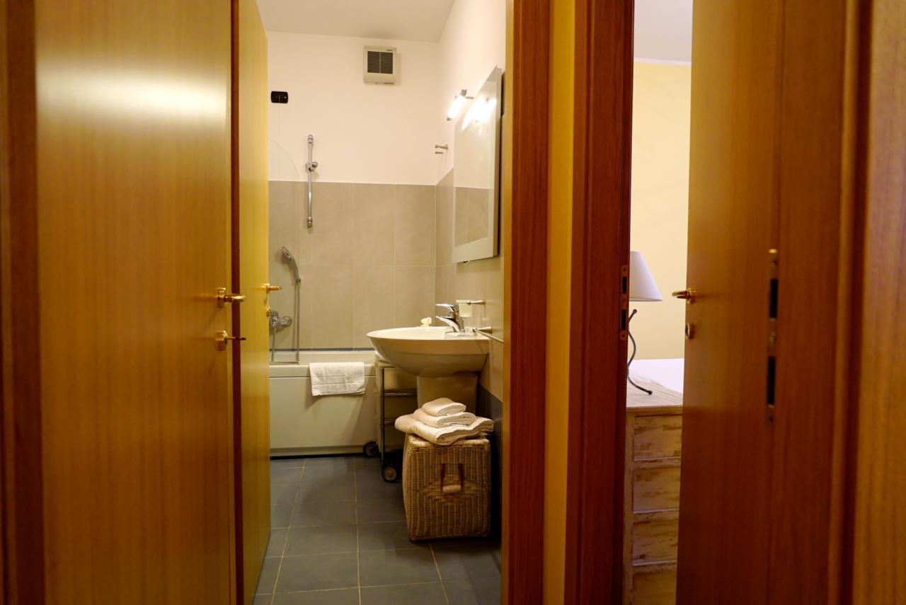 Duomo Apartment Milan Bagian luar foto