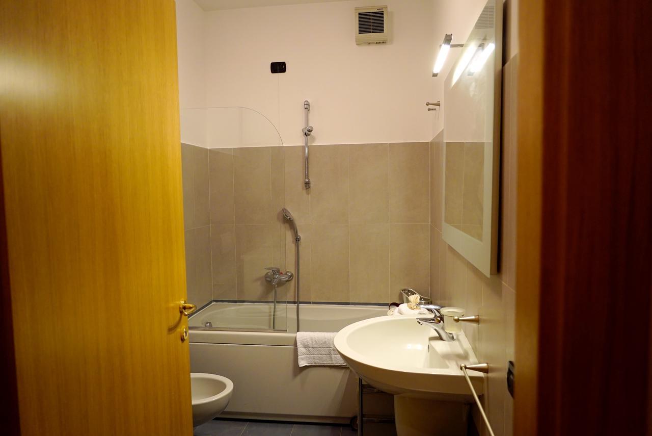 Duomo Apartment Milan Bagian luar foto